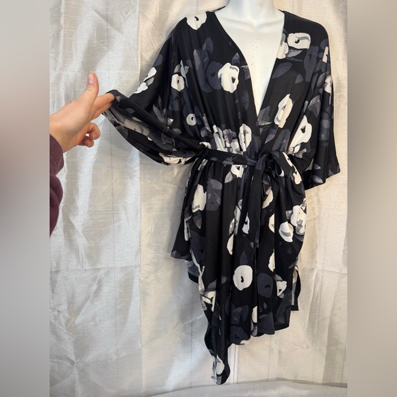 SAVANNAH KAFTAN - Picture 2 of 7